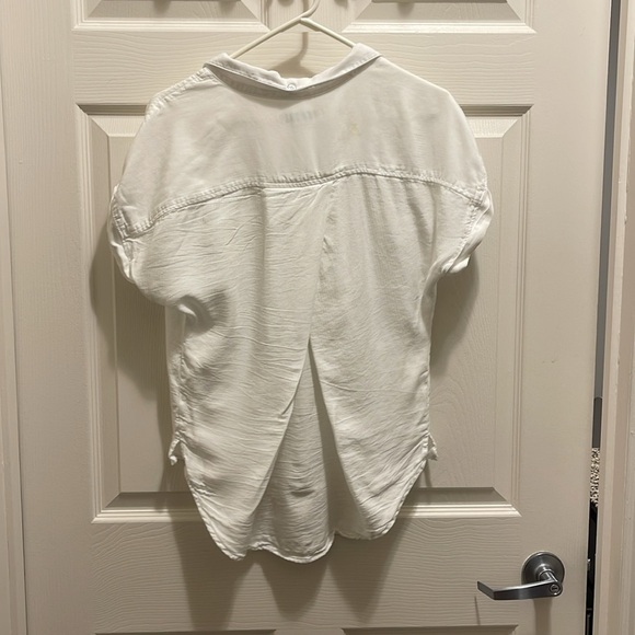 Women's Harper White Short-Sleeve Button Down - Picture 4 of 11